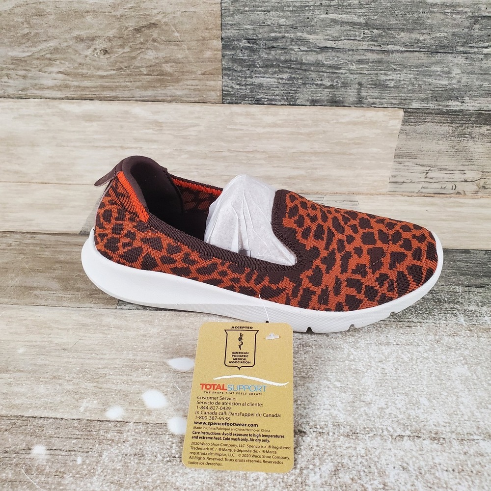 Spenco EPIC Stretch Womens Shoes Sz 5 Orange Giraffe Print Slip On Round Toe